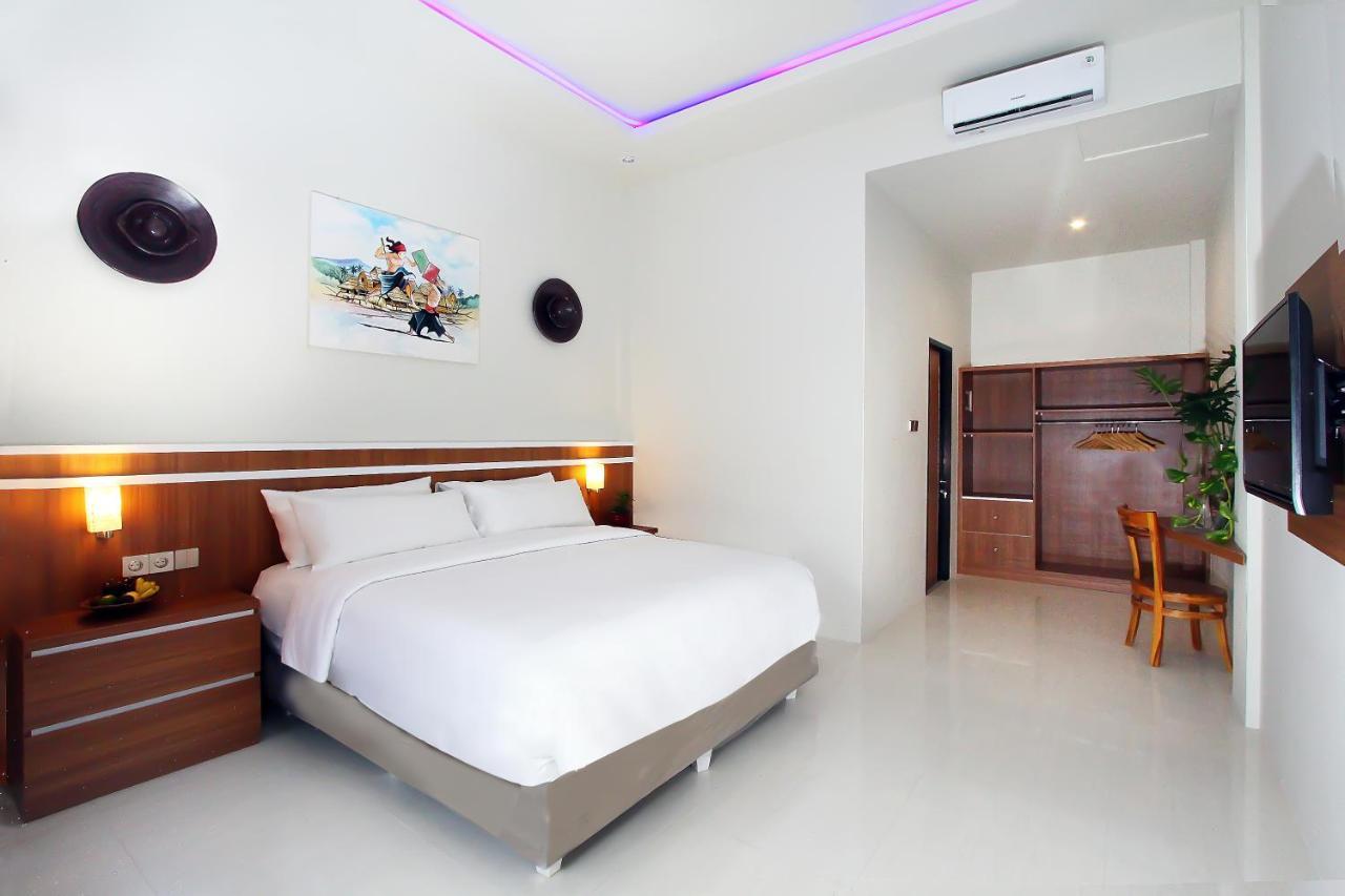 The Jumbo Homestay Kuta  Esterno foto